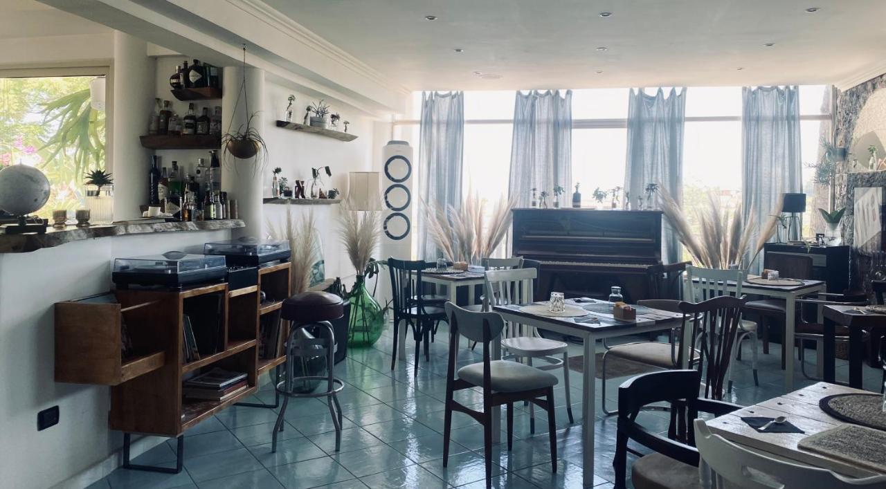 Black Market Hotel Искья Экстерьер фото
