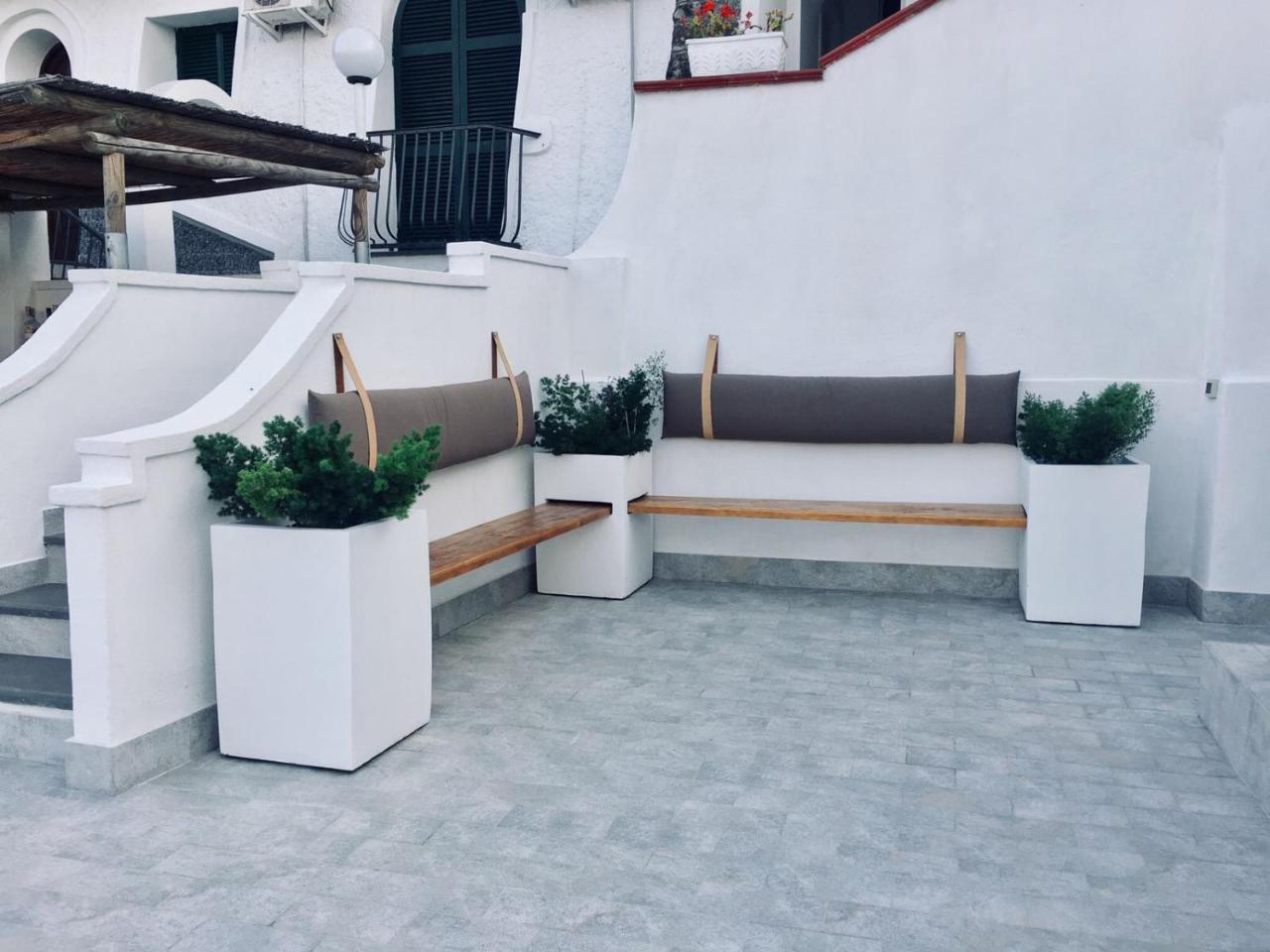Black Market Hotel Искья Экстерьер фото